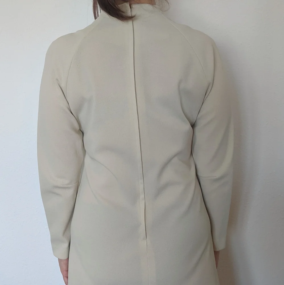 60s Mod Dress Neutral Vintage Retro Funnel Neck Pocket Accents M - Picture 4 of 12